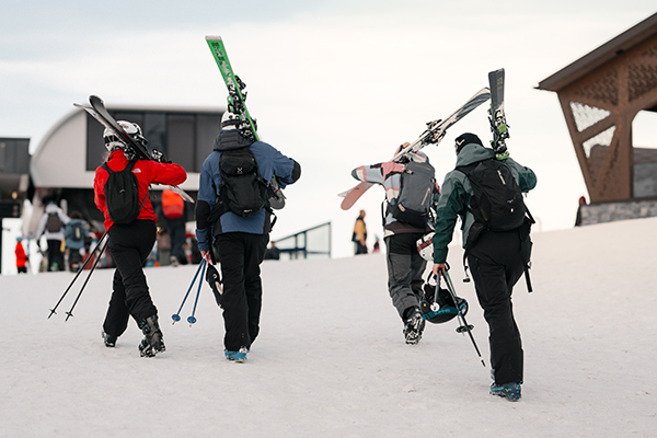 Venner-p&aring;-ski-&Oslash;strig-Travelers-Planet